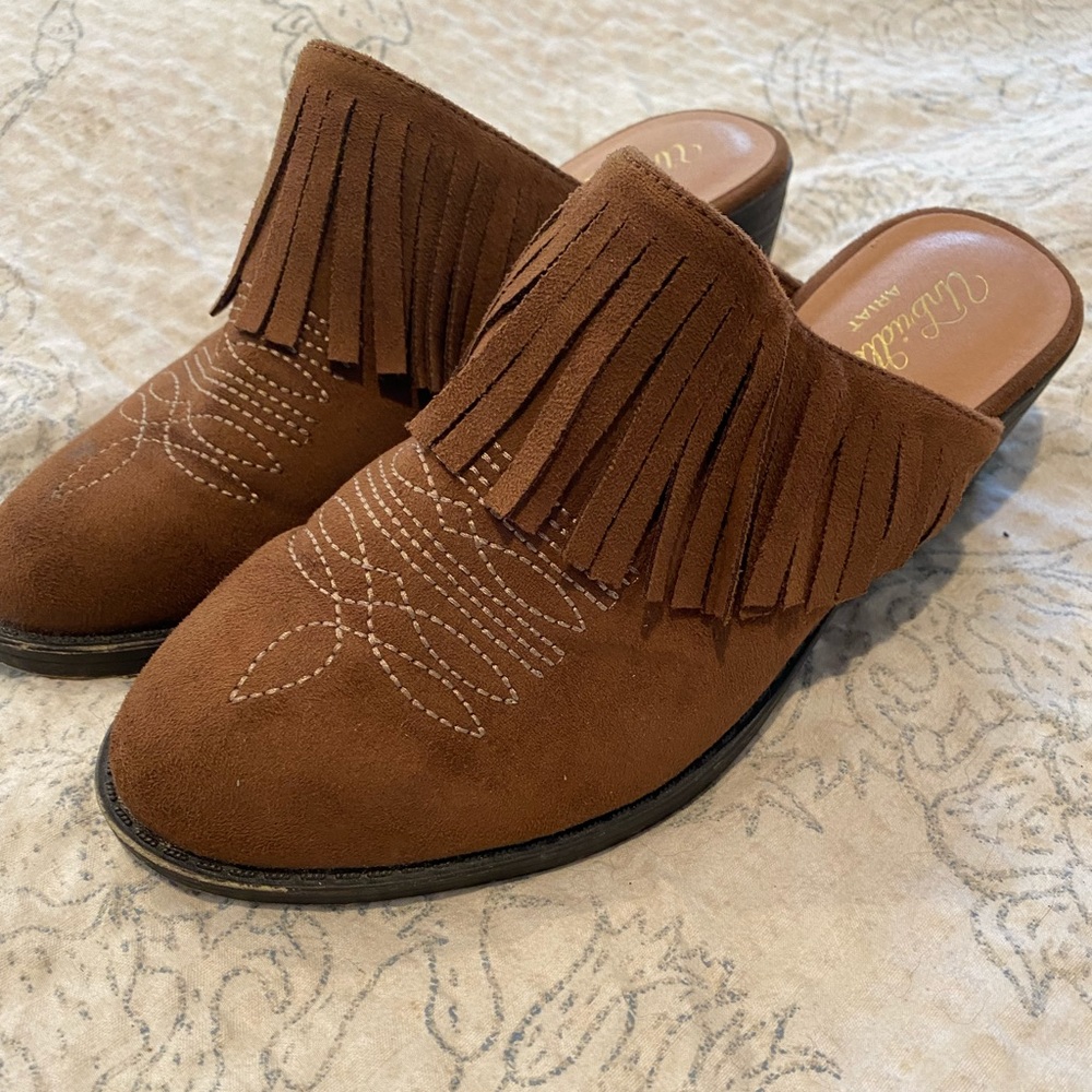 Ariat Unbridled Shirley Fringe Mule Slip Ons